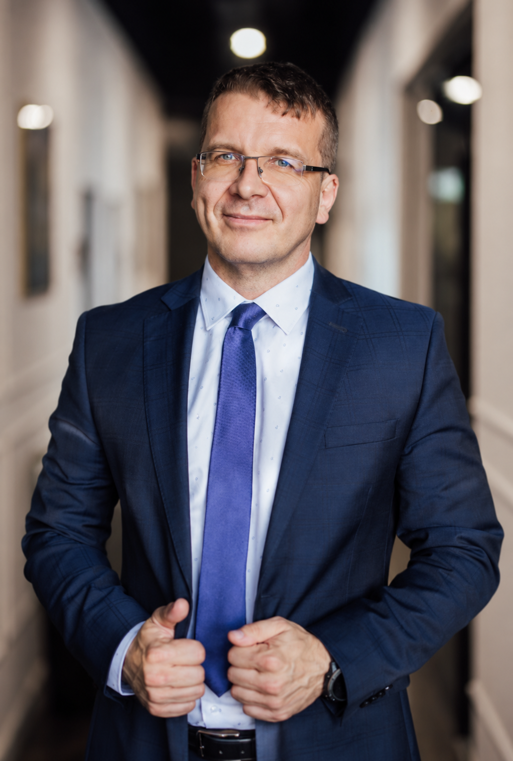 dr Artur Oleś