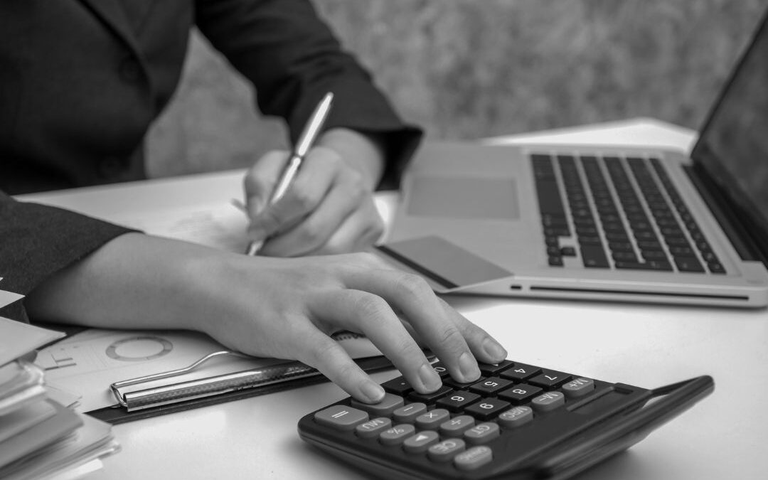 Biuro rachunkowe dla e-commerce – jak rozliczać sprzedaż online?