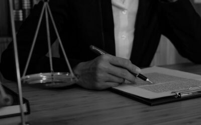 Najczęstsze błędy w umowach handlowych – jak ich unikamy dzięki stałej obsłudze?