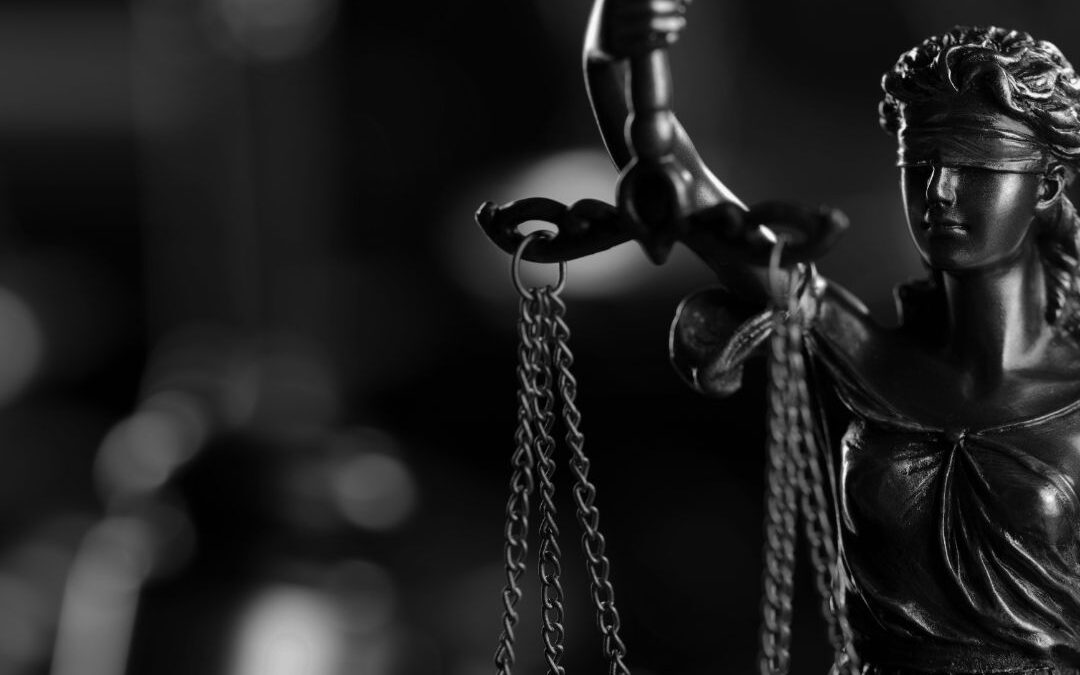 Przywłaszczenie środków firmowych – kiedy to przestępstwo i jak się bronić